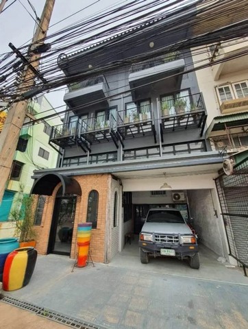 ขายต่ำกว่าราคาประเมิน อาคารพาณิชย์ 4 ชั้น ป่าแดด ขาย 9.85 ล้าน