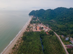 ขายที่ดินชุมพรติดทะเลอ่าวทุ่งมะขาม เงียบสงบ หาดขาวสะอาด น้ำไฟพร้อม ติดถนนสาธารณะ หาดขาวสะอาด ใกล้แหล่งท่องเที่ยว