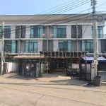 ทาวน์โฮม 3 ชั้น พฤกษาวิลล์ 65/2 ศรีสมาน ถนนเมน