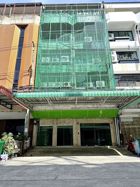 ไนท์บาซาร์ MRT รัชดา 80ม.อาคาร 6ชั้น มีลิฟท์10นอน 58ตร.วา.1,048ต
