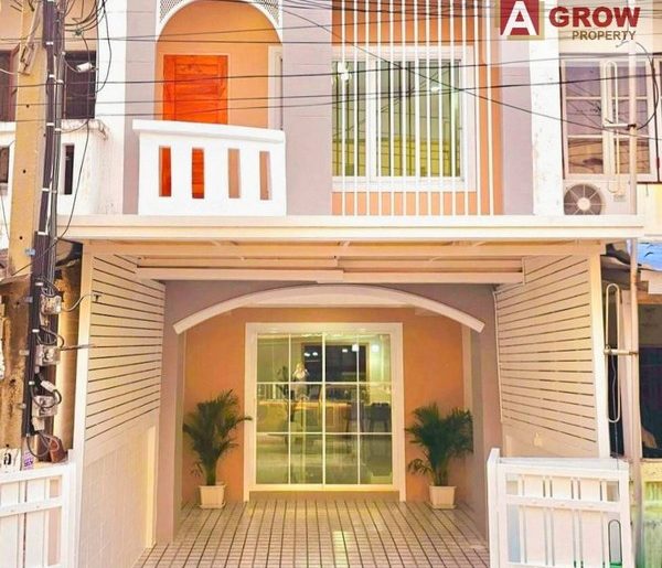 หมู่บ้านพิชาดา ต้นถนนบ้านกล้วย-ไทรน้อย ตกแต่งใหม่พร้อมอยู่
