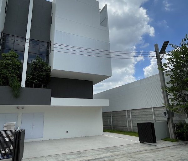 BH2396 ให้เช่าบ้านแฝด 3.5 ชั้น โครงการ ARKIN VIBHAVADI