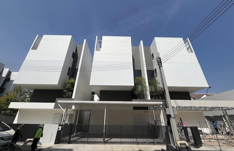 BH3517 ให้เช่าบ้านใหม่ บ้านแฝด 3.5 ชั้น อาคิน วิภาวดี 84