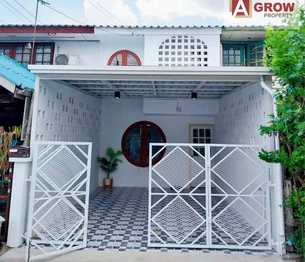 หมู่บ้านเก้าแสนห้า ซอยสายไหม 23 รีโนเวทใหม่ สไตล์มินิมอล พร้อมเข้