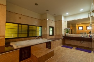 เซ้ง,Single house-Twin house,Single House, San Sai, additional houses, large land, quite area,Single House, San Sai, additional houses, large land, quite area,serene, quite neighborhood, close to Majo University ,1001,Nong Han, San Sai, Chiang Mai,Large land with 3 building, 6 bedrooms, 6 bathrooms, well priced