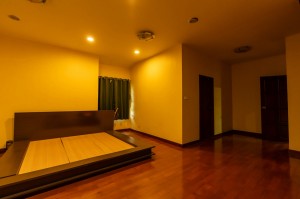 เซ้ง,Single house-Twin house,Single House, San Sai, additional houses, large land, quite area,Single House, San Sai, additional houses, large land, quite area,serene, quite neighborhood, close to Majo University ,1001,Nong Han, San Sai, Chiang Mai,Large land with 3 building, 6 bedrooms, 6 bathrooms, well priced