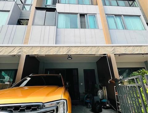 BH3528 ให้เช่า – ขาย ทาวน์โฮม 3 ชั้น บ้านกลางเมือง สาทร – สุขสวั