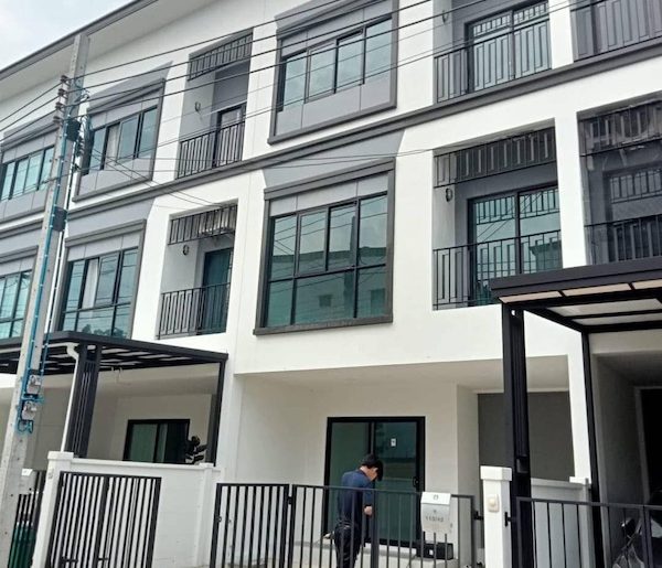 BH3530 ให้เช่าทาวน์โฮม3ชั้น บ้านลุมพินี ทาวน์เพลส สุขุมวิท-ศรีนคร