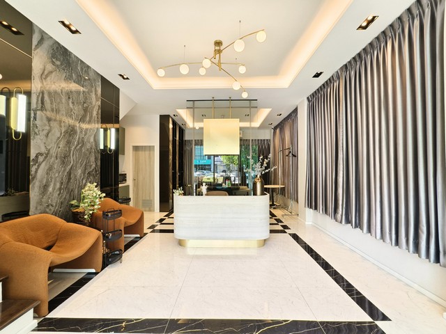 ให้เช่า โฮมออฟฟิศหรู Premium Place Mix Ekamai-Ramintra บ้านตัวอย่