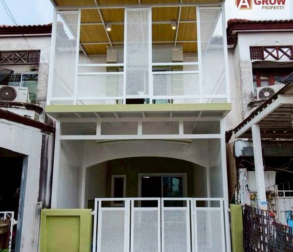 หมู่บ้านปิยวรารมย์ เฟส 3 ถนนบ้านกล้วย-ไทรน้อย ตกแต่งใหม่พร้อมอยู