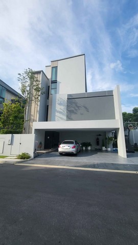 ให้เช่าบ้านเดี่ยว 3 ชั้น หลังมุม โครงการวีเว่ กรุงเทพกรีฑา
