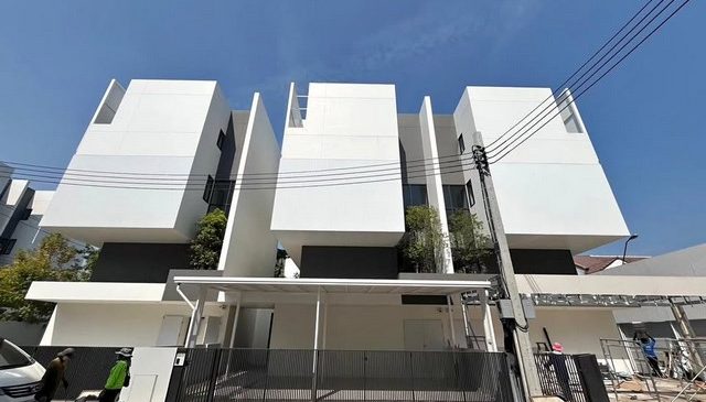ให้เช่าบ้านแฝด 3.5 ชั้น โครงการ ARKIN VIBHAVADI (อาคิน วิภาวดี84)