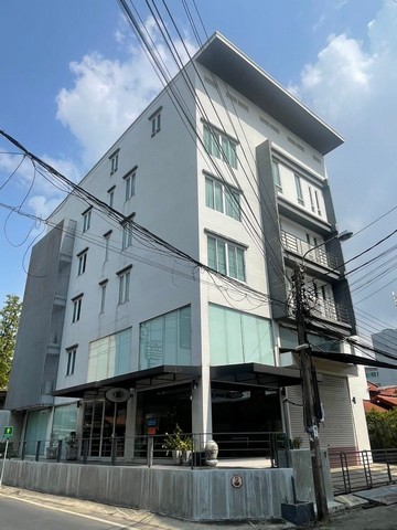 ให้เช่าอาคาร 4 ชั้น มีลิฟท์ ย่านพระราม 9 ใกล้เดอะไนน์ เหมาะทำออฟฟ