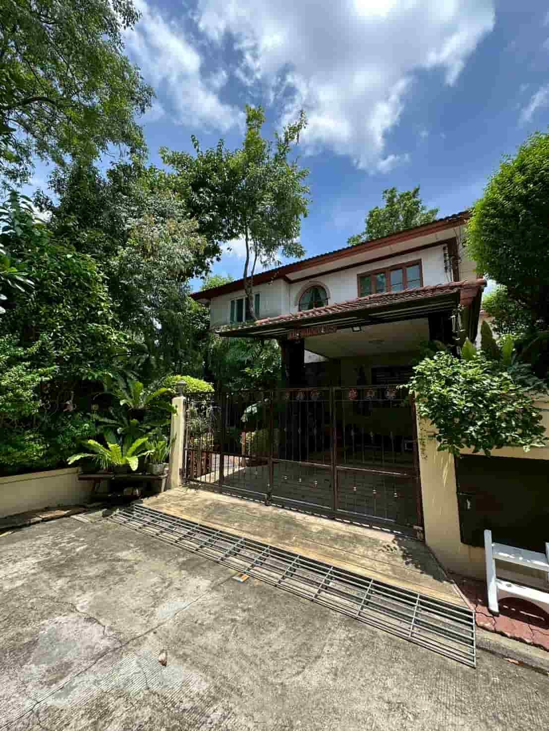 ขาย/ให้เช่า บ้านหรู Pool Villa พหลโยธิน 56